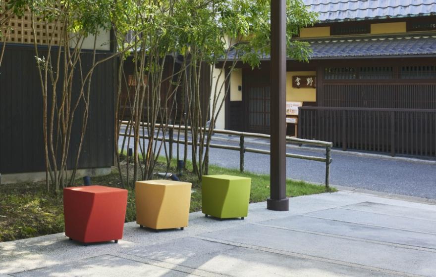 カラー展開が分かるおしゃれなエントランススツール